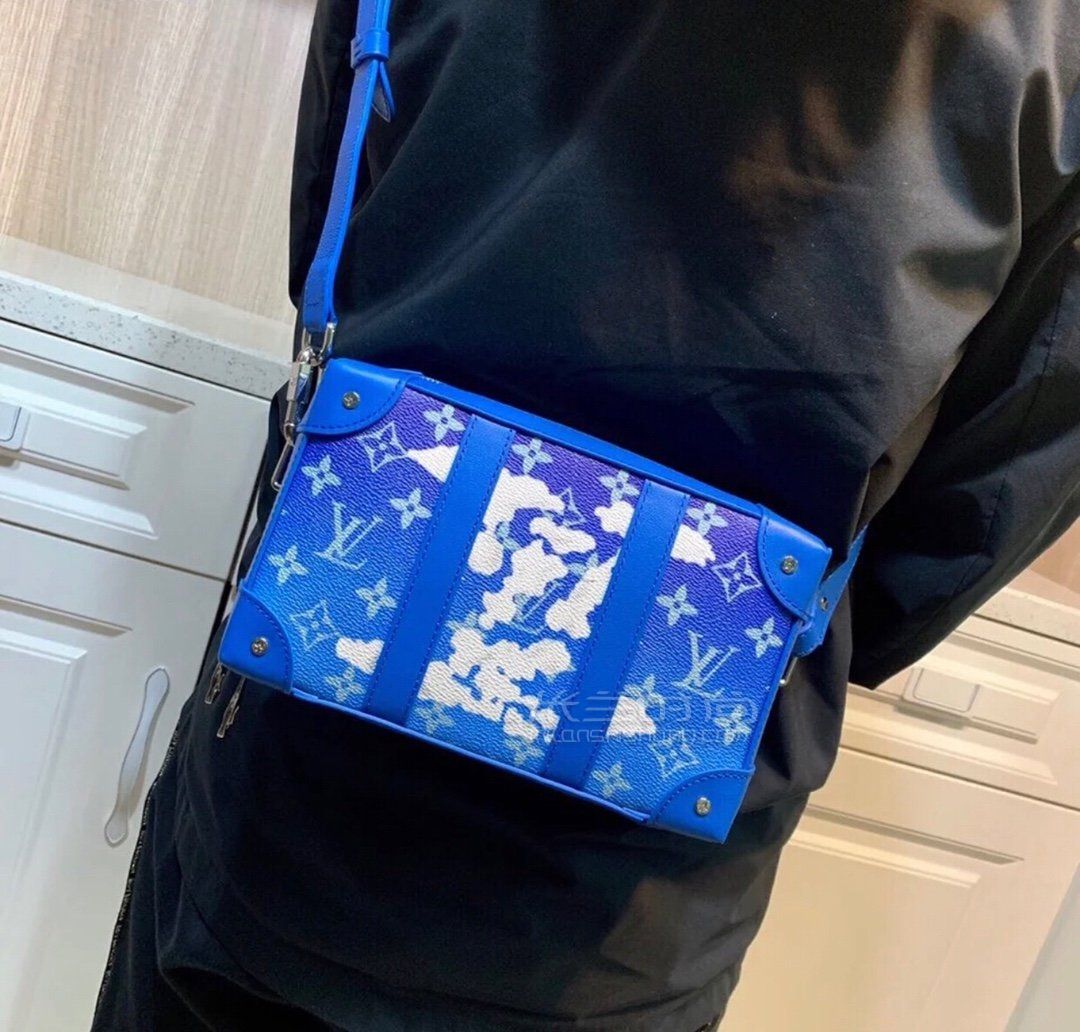 lv蓝天白云相机包路易威登trunk渐变盒子包斜