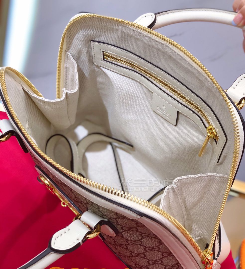 gucci贝壳包古驰1955马衔扣帆布手提包20新款621220白边模特上身图