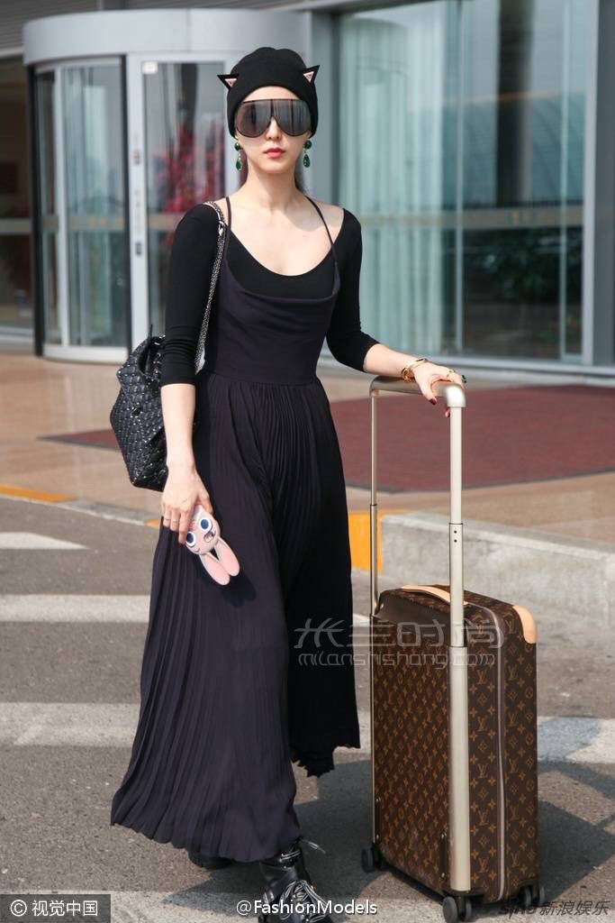 v家老花/黑格/黑花 /星空 宽拉杆拉链行李箱,horizon 四轮拉杆箱!