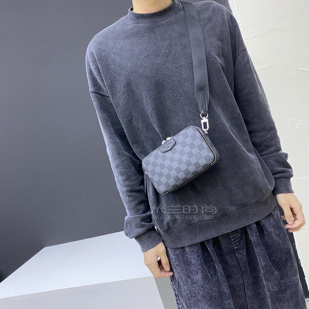 lv邮差包路易威登alphawearable男士单肩相机包价格尺寸上身图