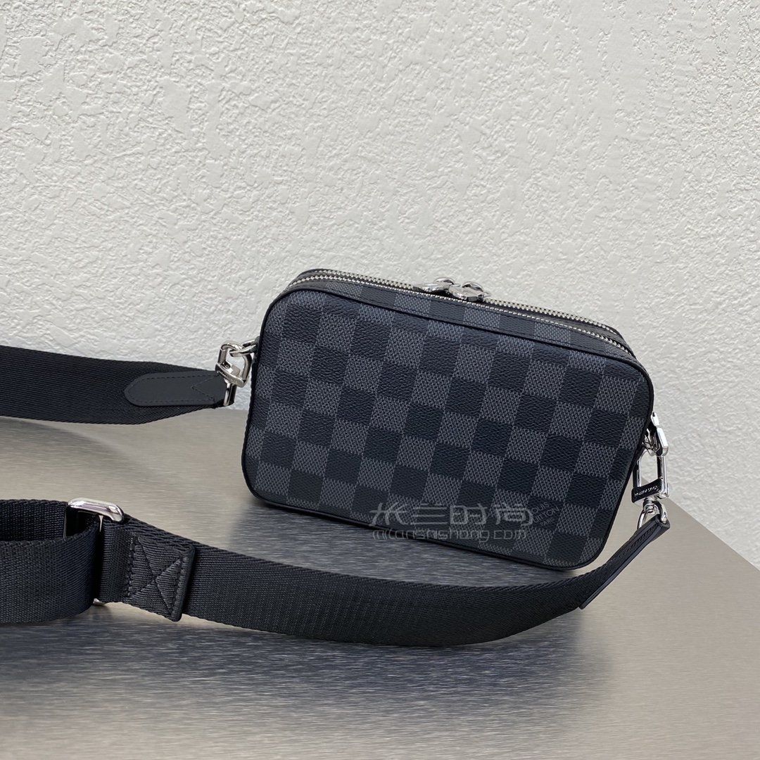lv邮差包路易威登alphawearable男士单肩相机包价格尺寸上身图