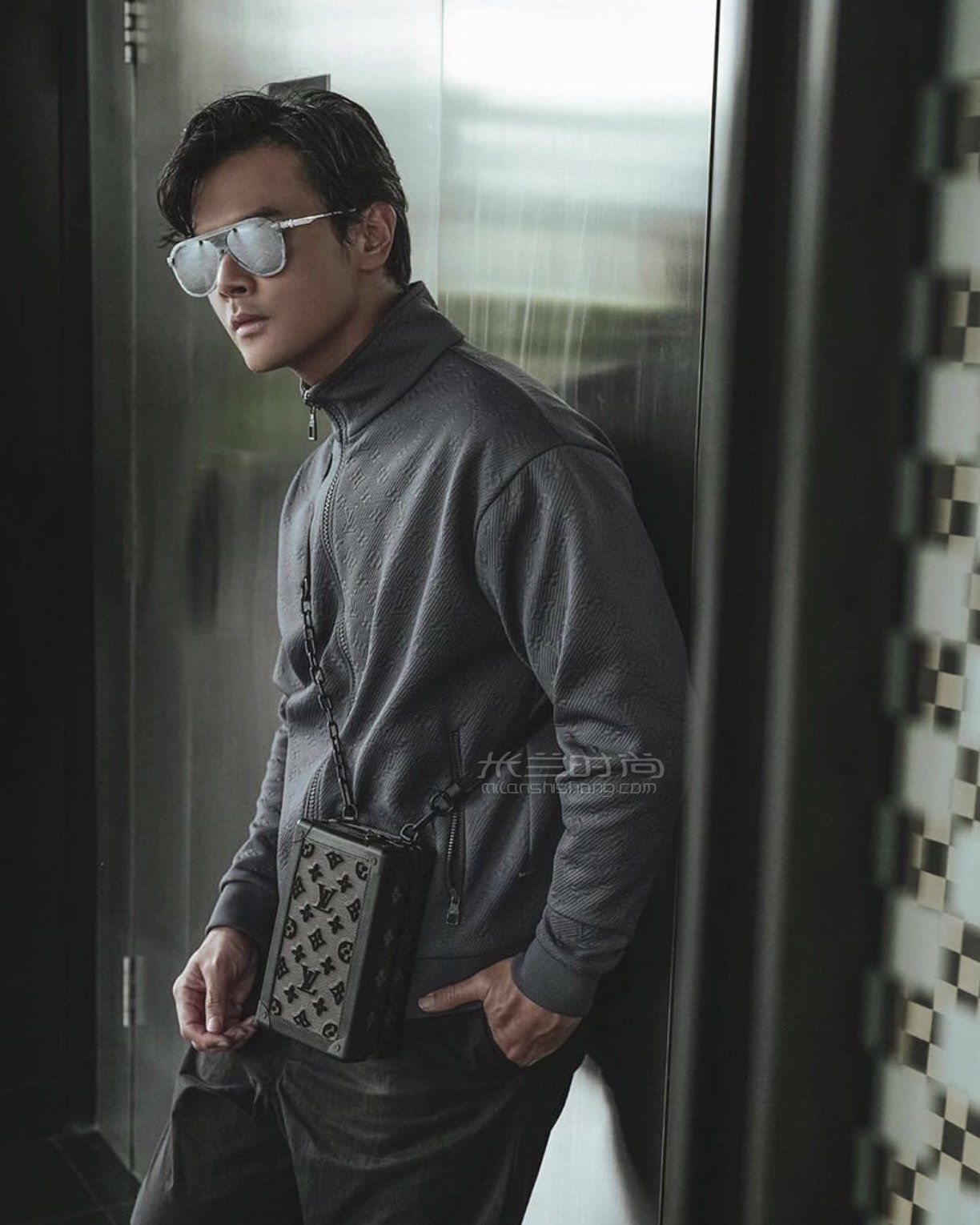 【lv植绒砖块包】路易威登2020新款男包小巧vertical soft trunk链条