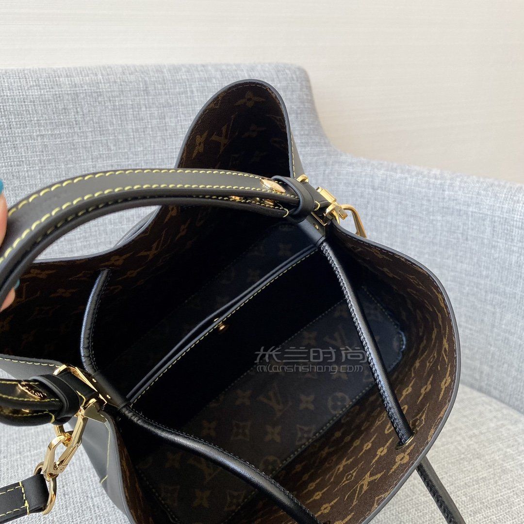 lv2020水桶包路易威登m45394水桶包黑色单肩斜背小牛皮女士桶包图片