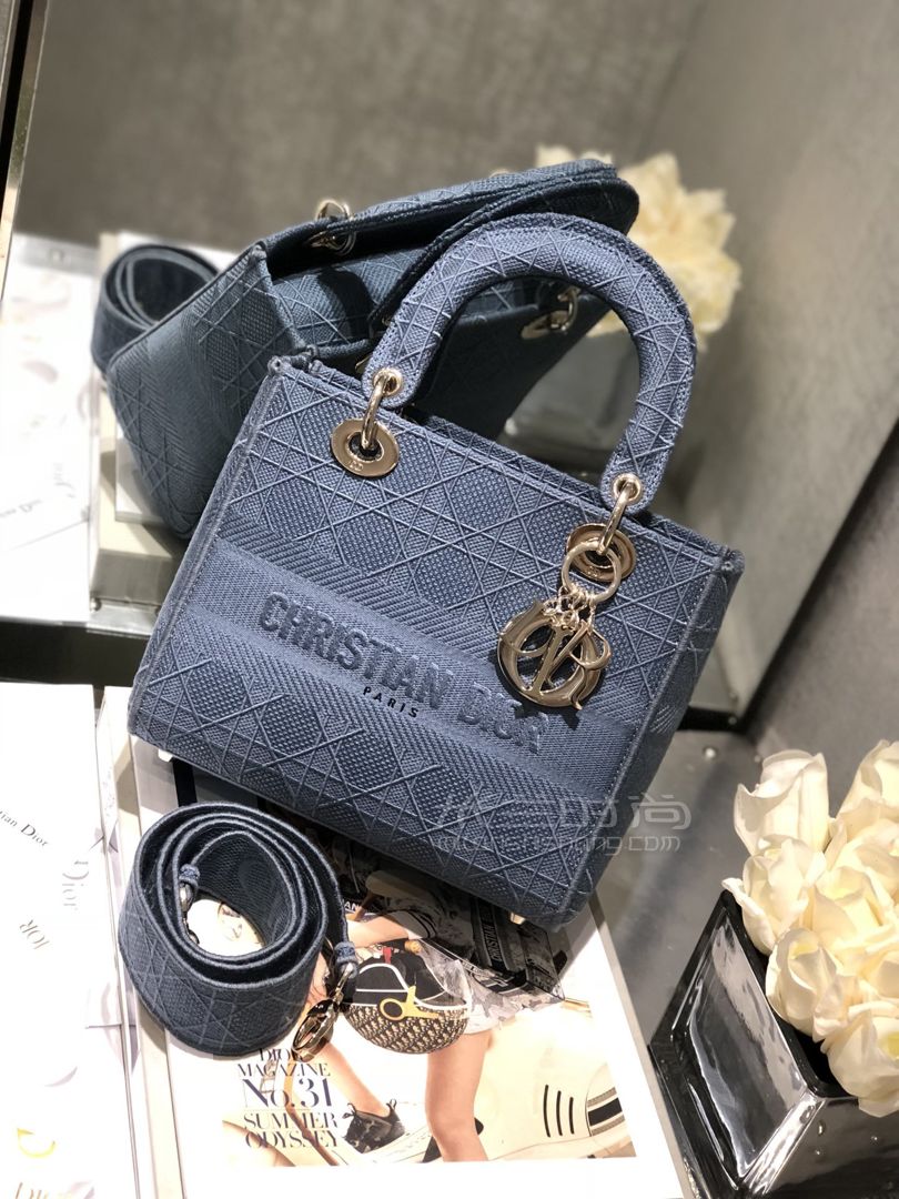 高仿迪奥包一千多和三千多【迪奥正品包和高仿的区别】