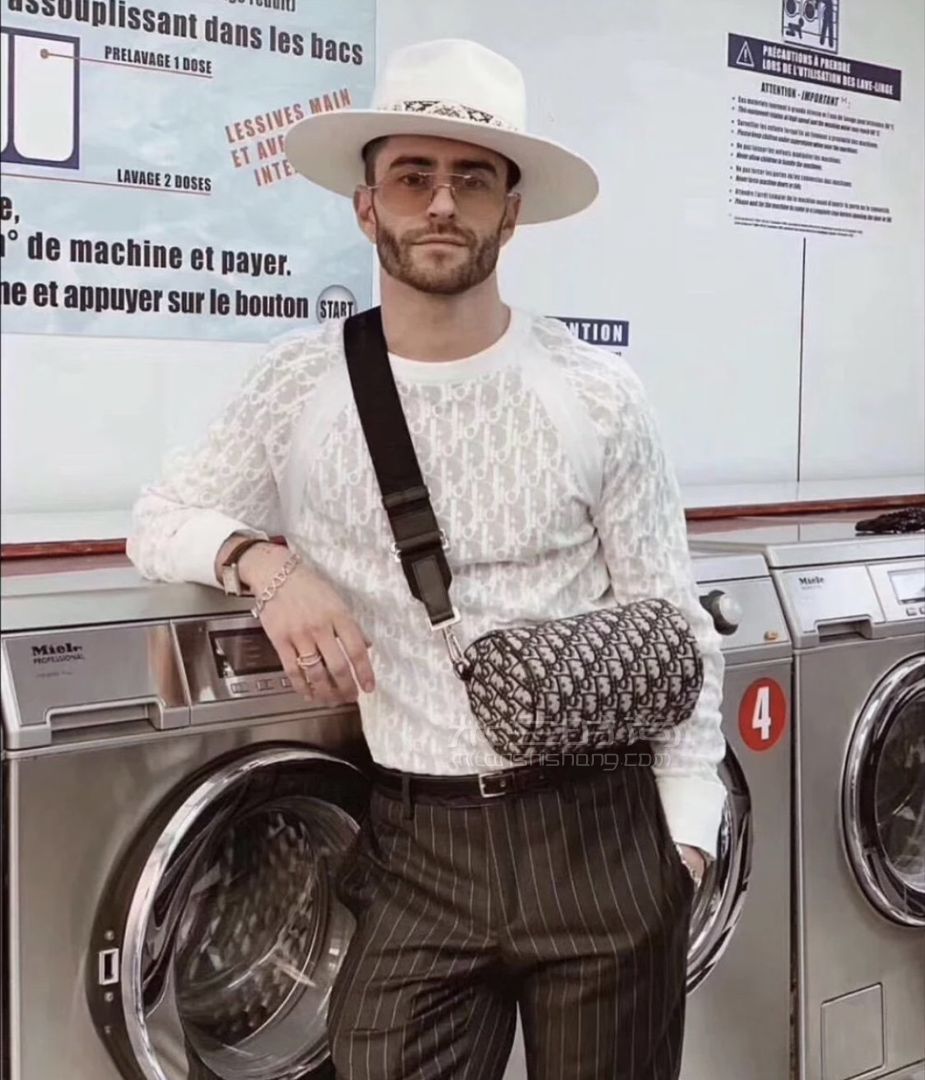 迪奥roller信使包dior男士圆筒枕头包老花复古邮差包