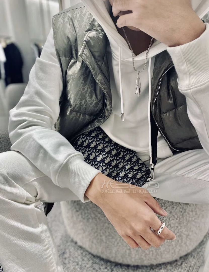 迪奥roller信使包dior男士圆筒枕头包老花复古邮差包