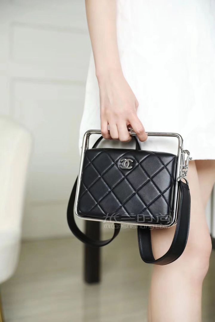 【香奈儿晚宴包】chanel 方形盒子夹子包 黑色牛皮手拿单肩包as1732