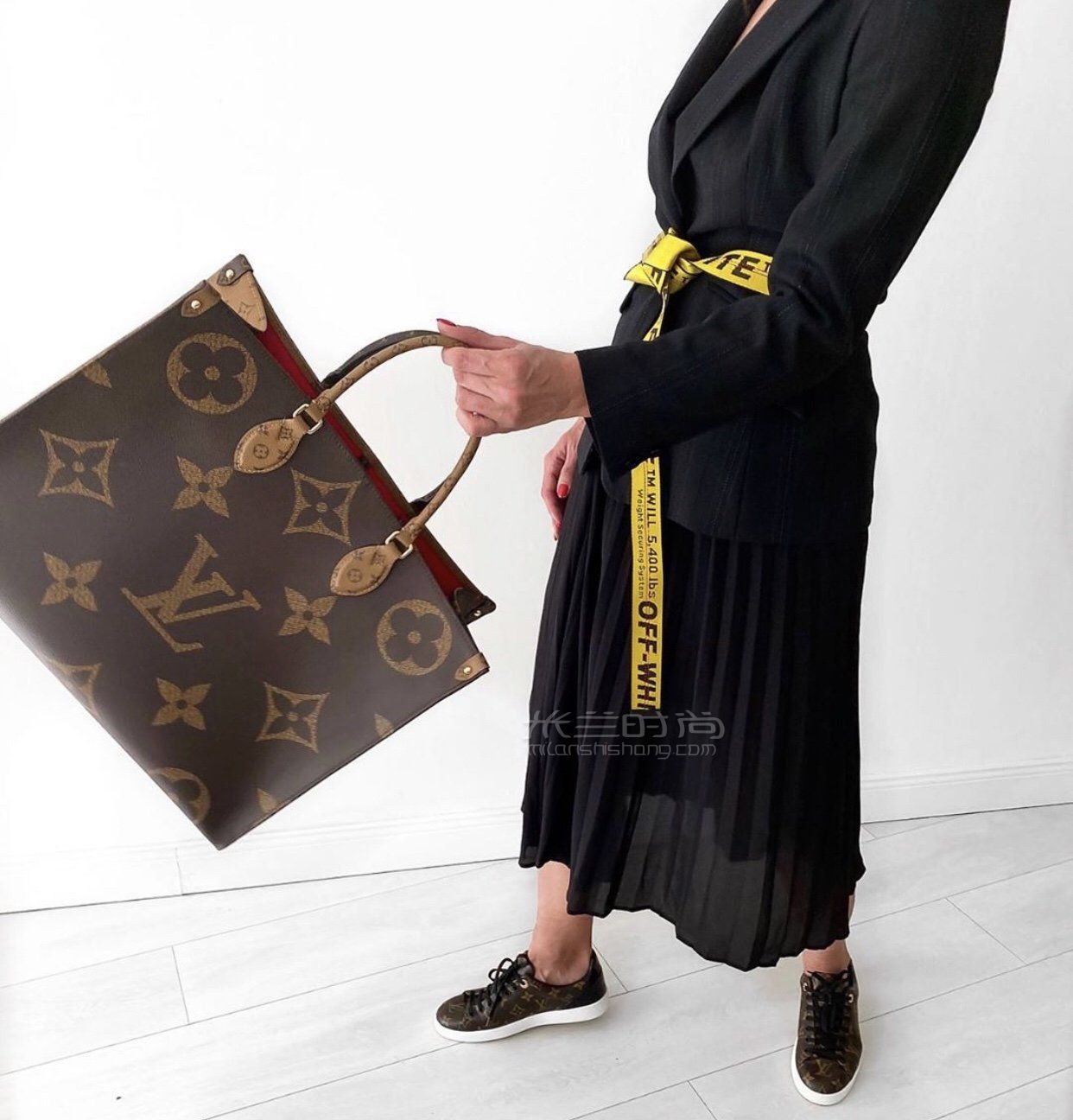博览:lv衬衫精仿a货,奢侈品牌知识大全