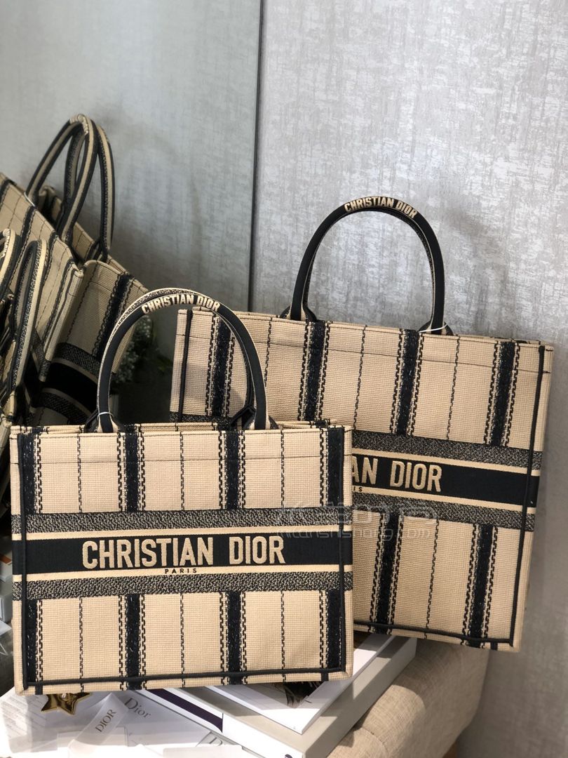 迪奥托特包diorbooktote女士手提包杏色条纹购物袋百搭女包小号