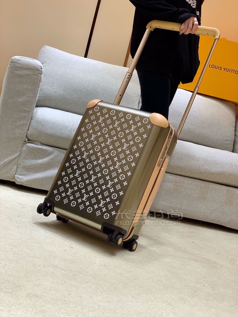 【lv 钛合金镭射 20寸】lv旅行箱 钛合金材质轻便耐刮拉杆箱