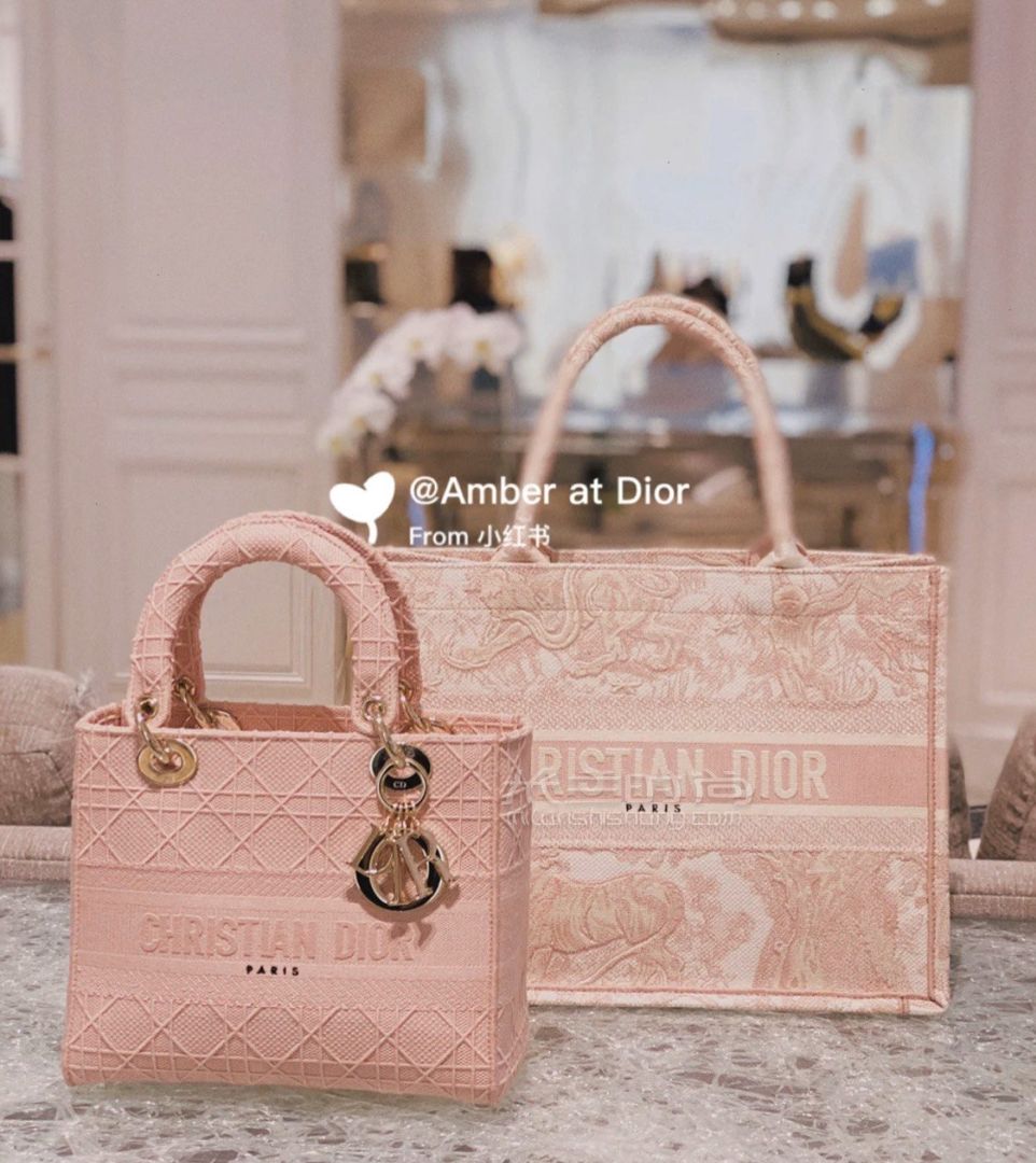 迪奥帆布刺绣戴妃包中号diorladydlite手袋粉色20cm复古手提包斜跨包