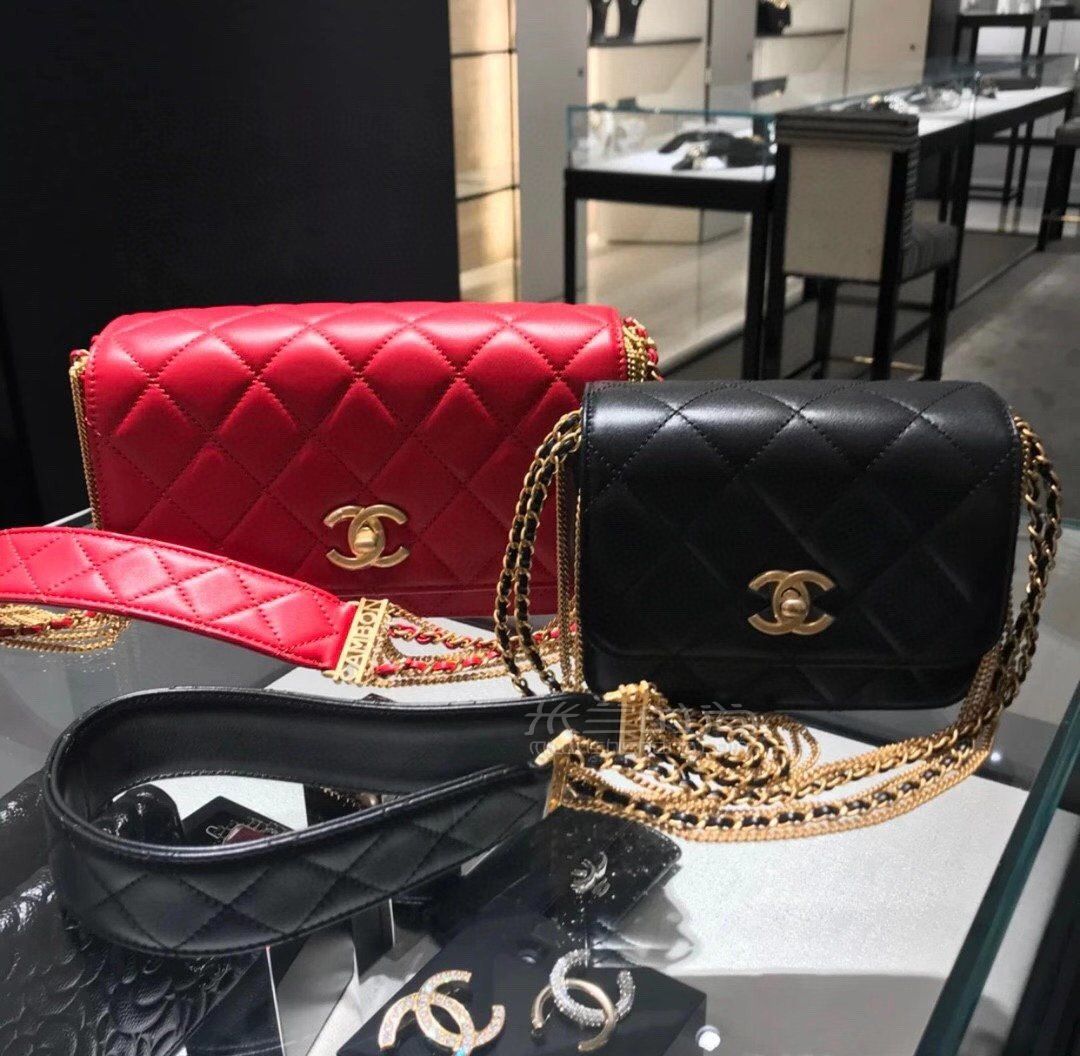 【香奈儿链条包】chanel 秋冬限量版链条包 中号红色复古金肩带斜挎包