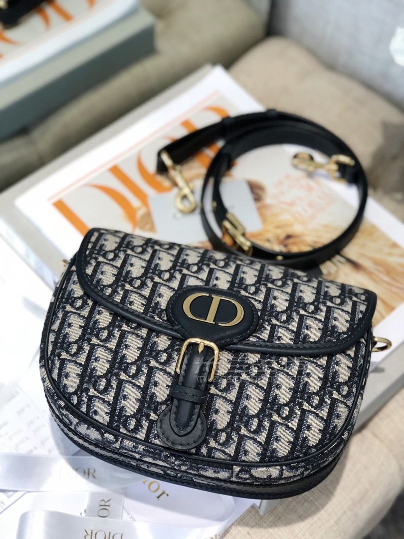 迪奥小号马鞍包马蹄包diorbobby手袋女士单肩包斜挎包