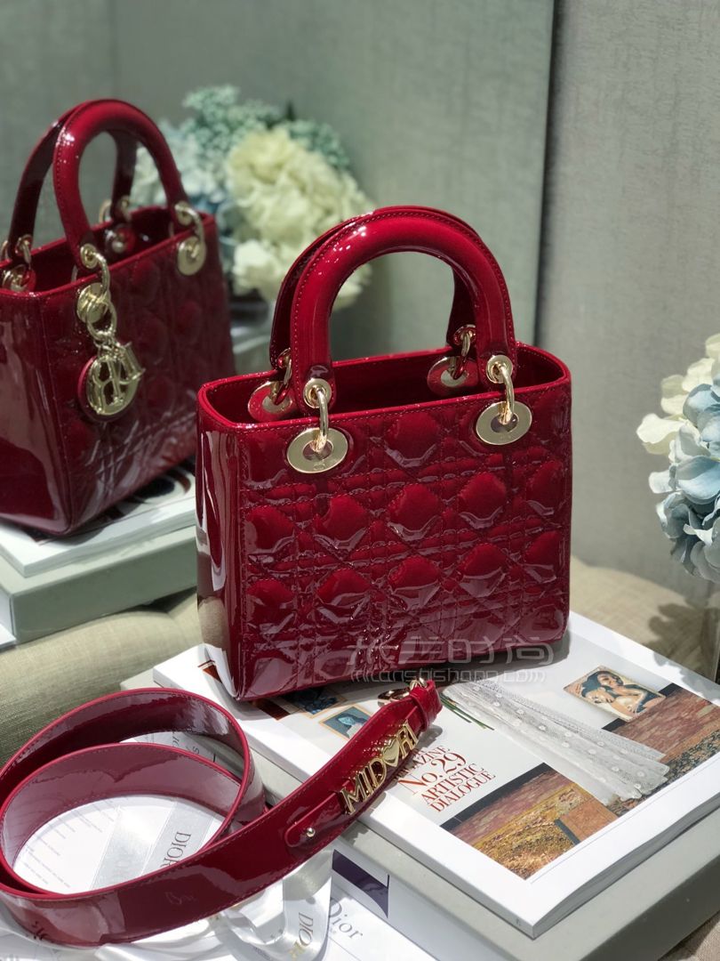 迪奥字母款戴妃包diorladymyabc漆皮酒红色手提包四格20cm女士斜挎包