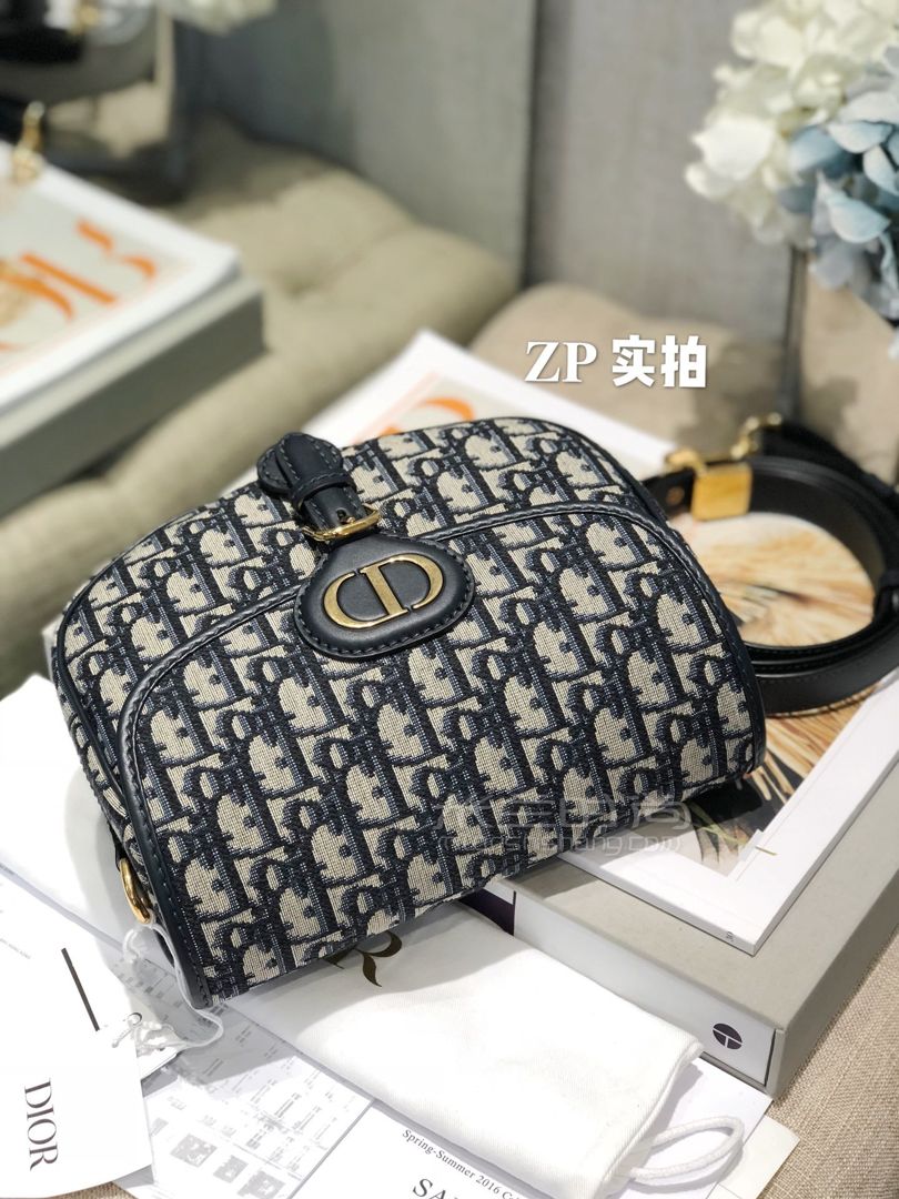dior马蹄包设计师（dior马蹄包原单）