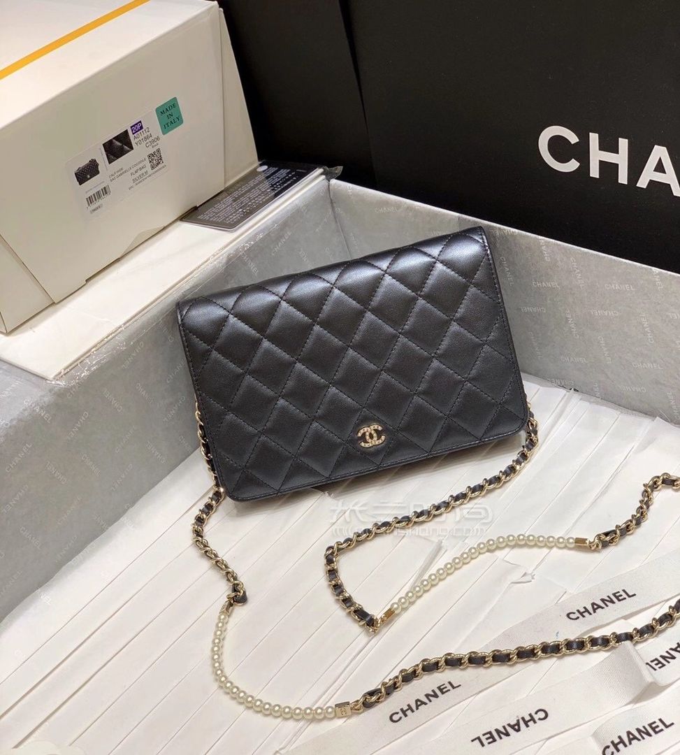 香奈儿珍珠链条包wocchanel2020限量版珍珠发财包黑色羊皮