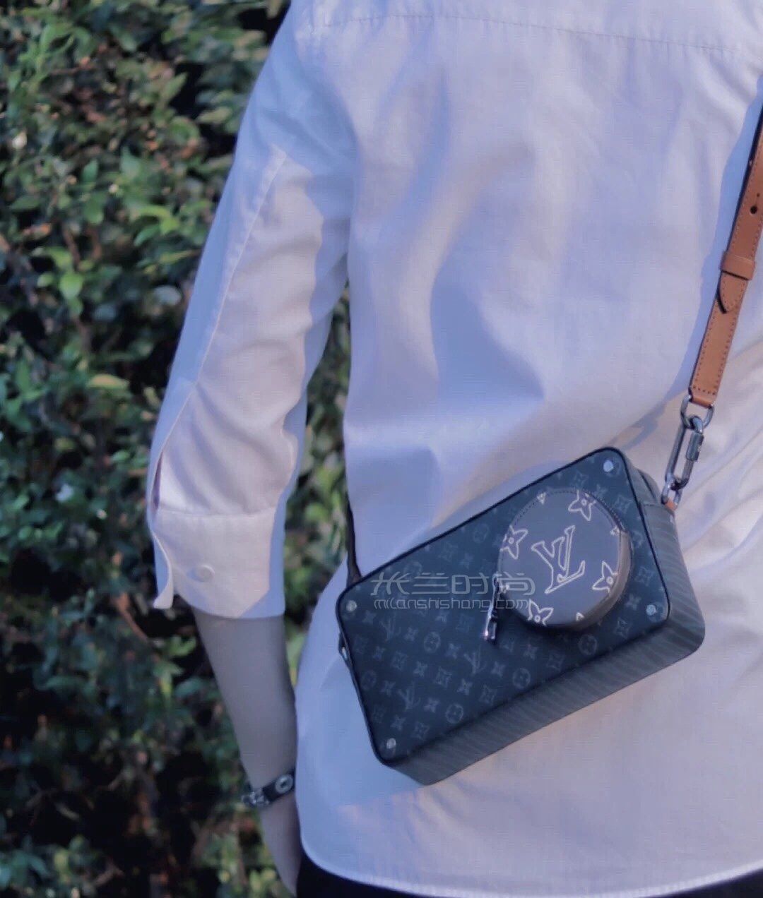 【lv秋冬秀款相机包】路易威登经典款男士volga on strap手袋单肩斜跨