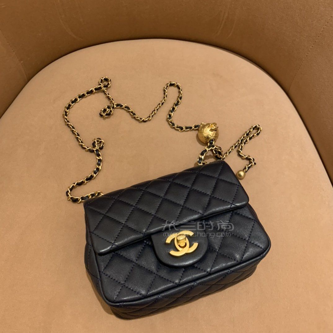 香奈儿金珠链条包 Chanel 18cm深海蓝方胖子金珠球球包链条包 米兰时尚包包网
