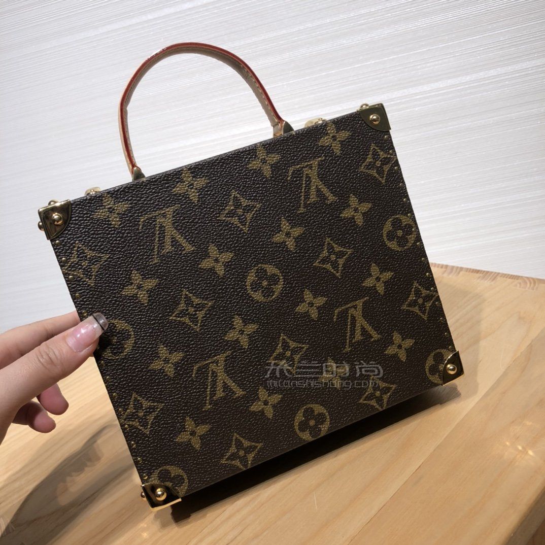 广州精仿奢侈品在哪里（广州精仿lv包包）-第2张图片-潮百科