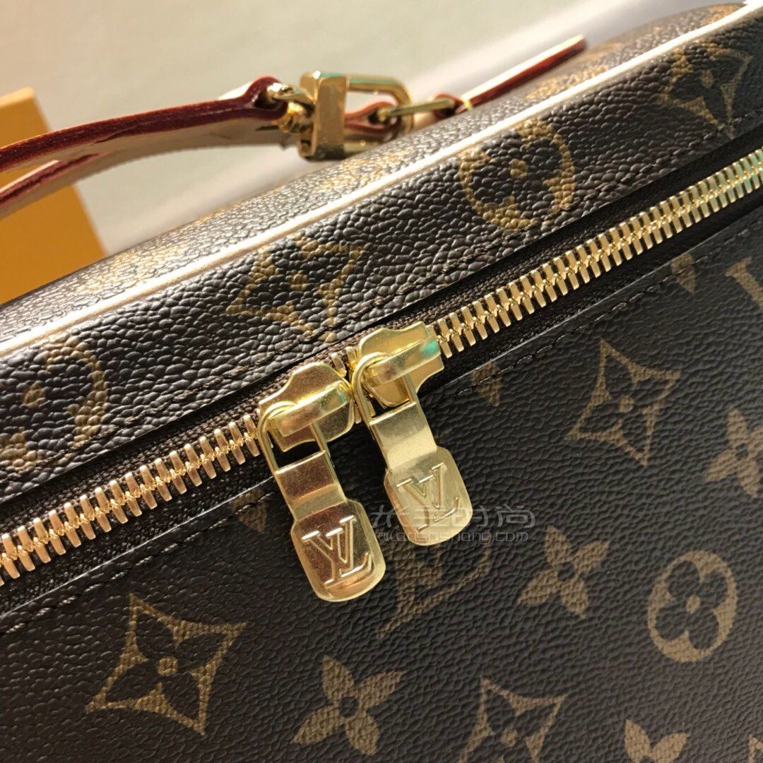 博览:lv精仿a货序列号,奢侈品牌知识大全-第2张图片-潮百科