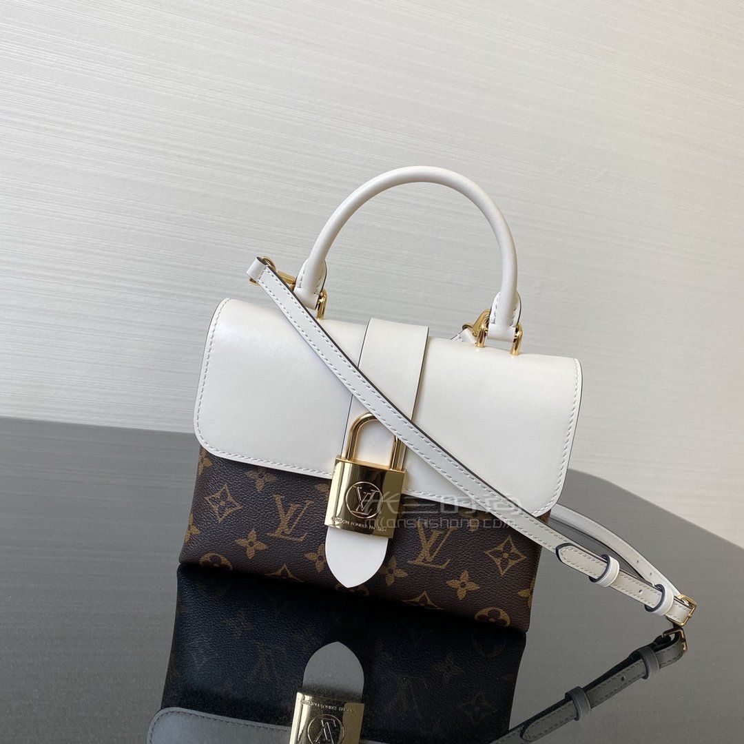 bb单肩斜挎包m44653奶白色模特上身图_真假_米兰时尚包包网