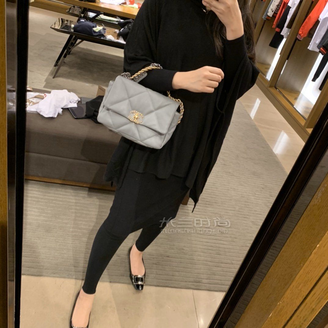 香奈儿19包chanel19bag手袋小号26cm奶油灰