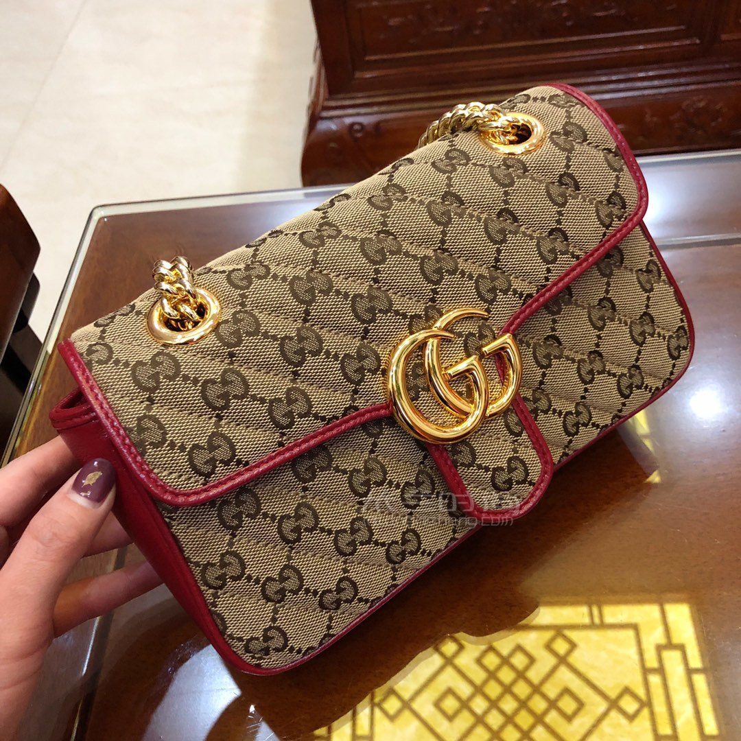 gucci古驰女包gg marmont小号,迷你老花斜挎包446744模特上身图-图片