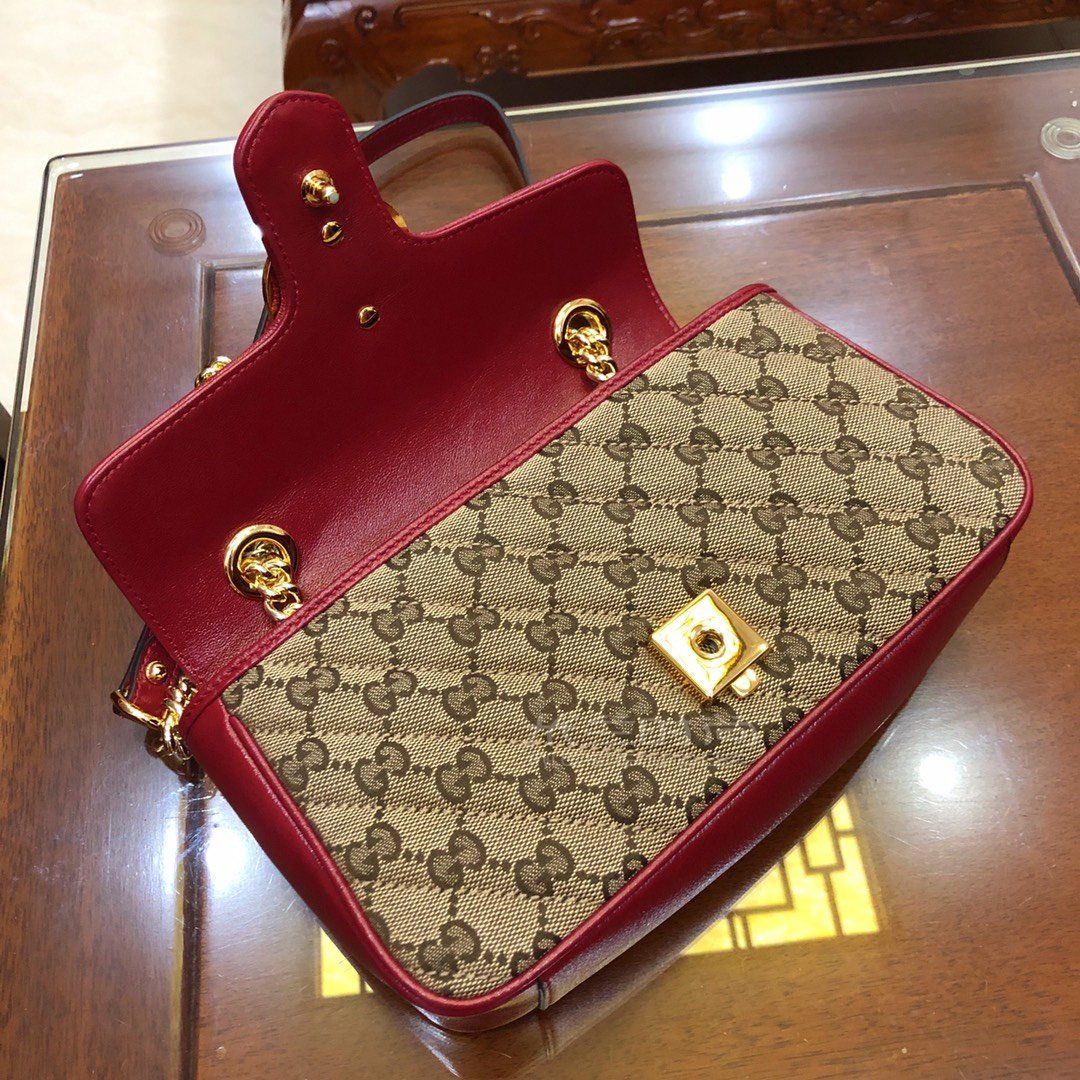 gucci古驰女包gg marmont小号,迷你老花斜挎包446744模特上身图-图片