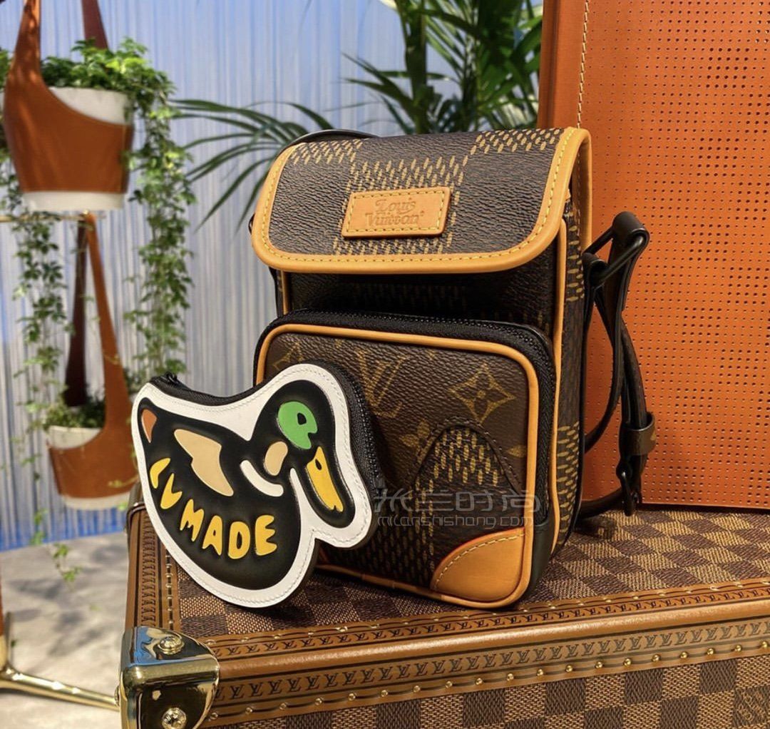 lvnigo联名系列小鸭挂件humanmade小鸭子挂饰lv零钱包图片价格