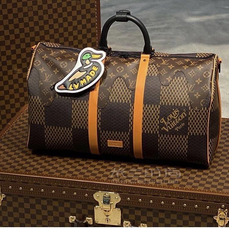 lvnigo联名系列小鸭挂件humanmade小鸭子挂饰lv零钱包图片价格