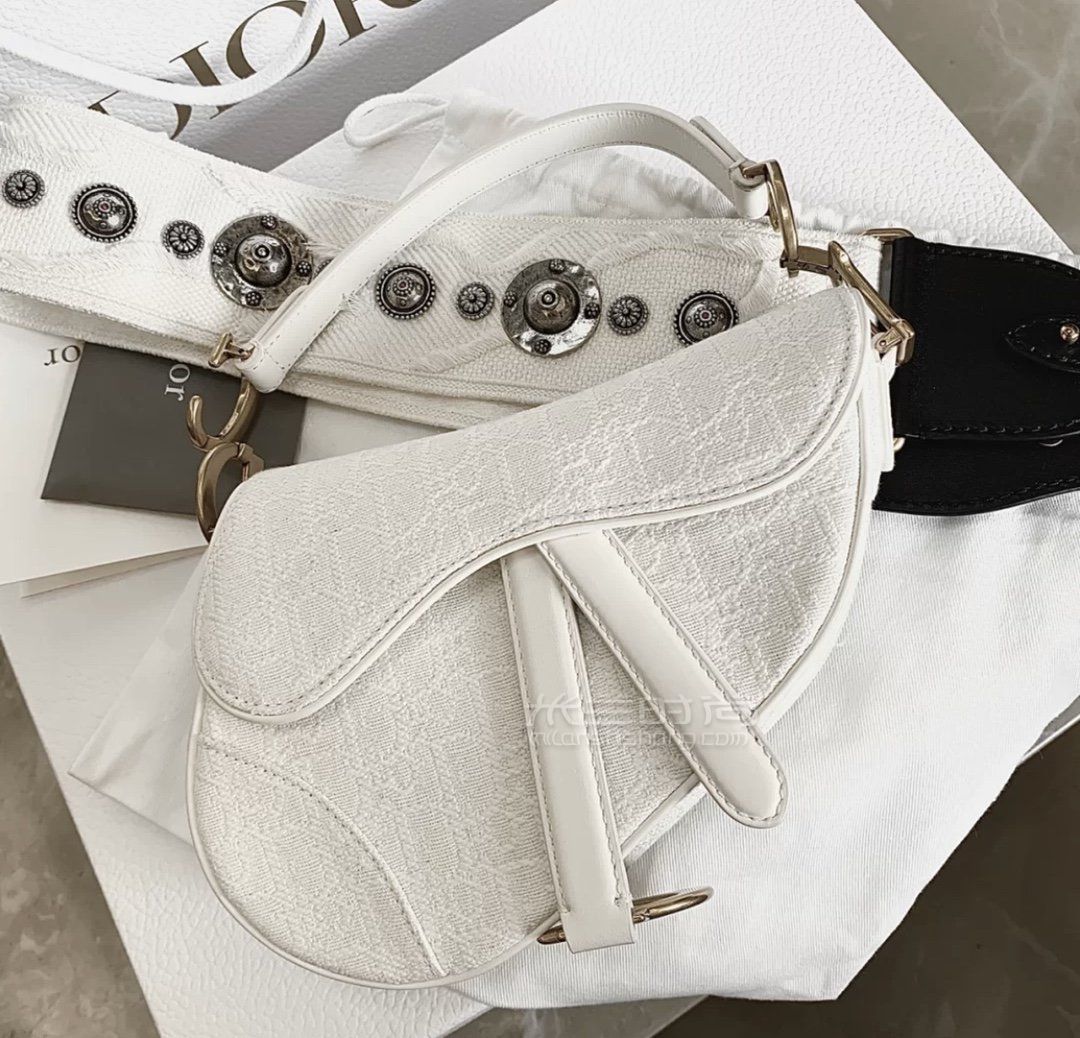 迪奥荧光马鞍包diorsaddle系列大号白色带夜光马鞍包单肩手提包