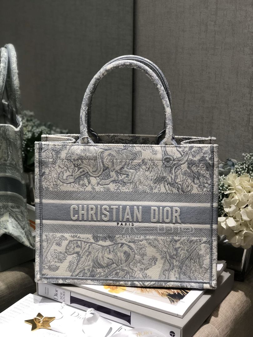 迪奥托特包 Dior Book Tote女士手提包岩石灰丛林老虎购物袋小号 米兰时尚包包网 迪奥托特包 Dior Book Tote女士手提包岩石灰丛林老虎购物袋小号 米兰时尚包包网