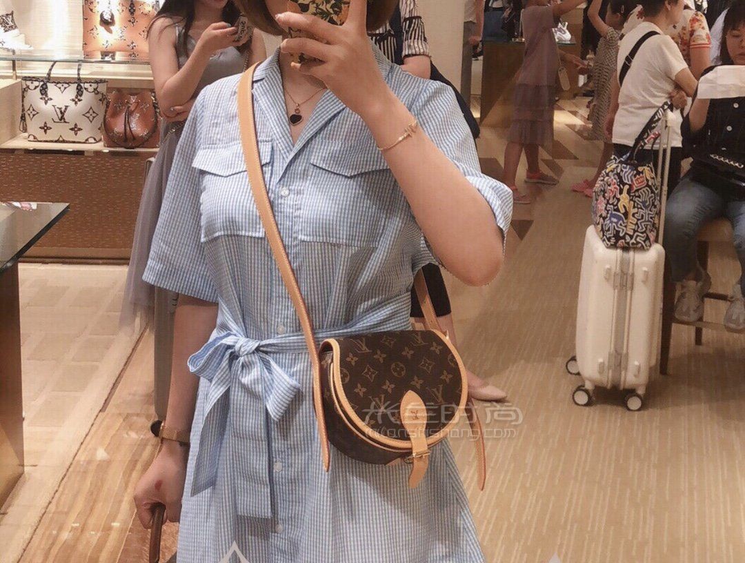 【lv马鞍包】路易威登新款tambourin老花印花马鞍包单肩斜挎包女包m4