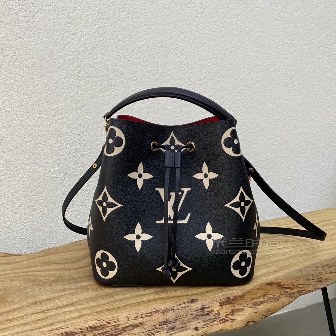 lv水桶包压纹皮革水桶包黑色通勤度假斜挎包45555