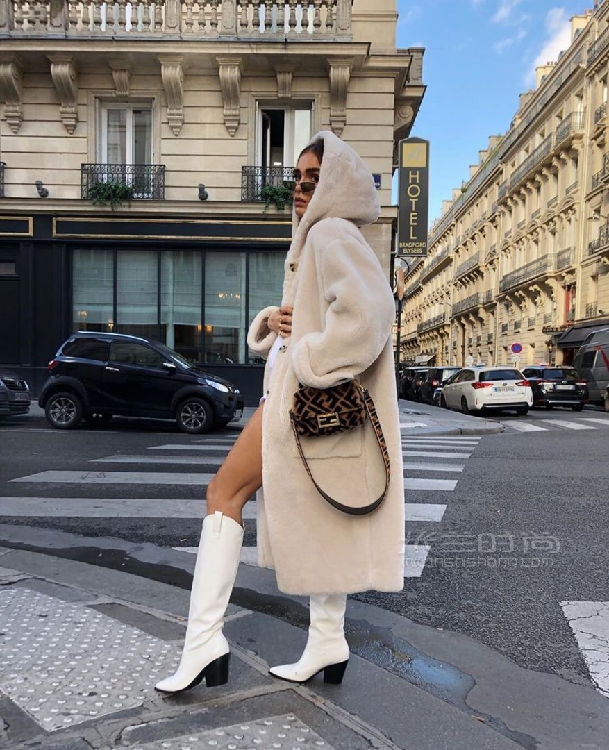 小号 fendi剪羊毛法棍包 从