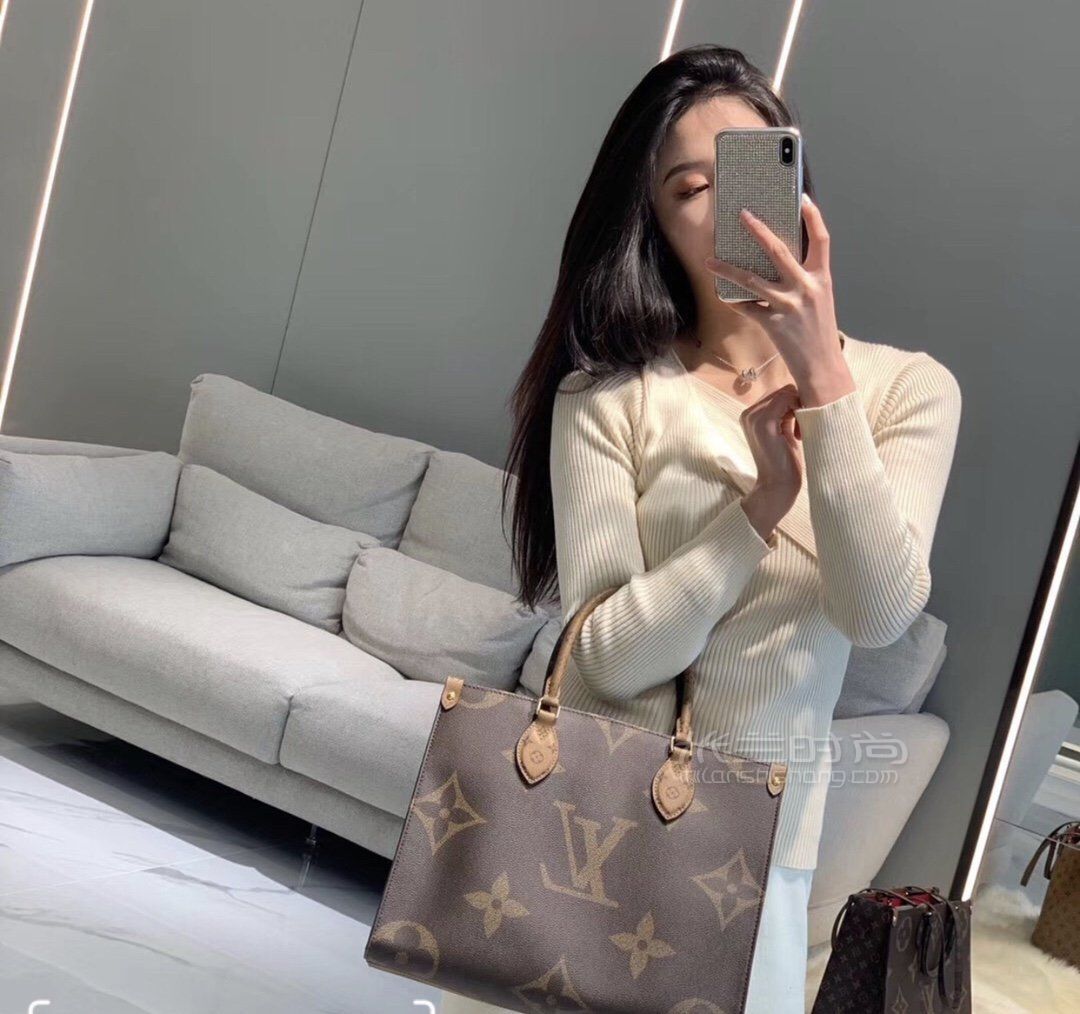 lv购物袋onthego购物袋小号34cm双色老花手提带大logo老花tote包m4