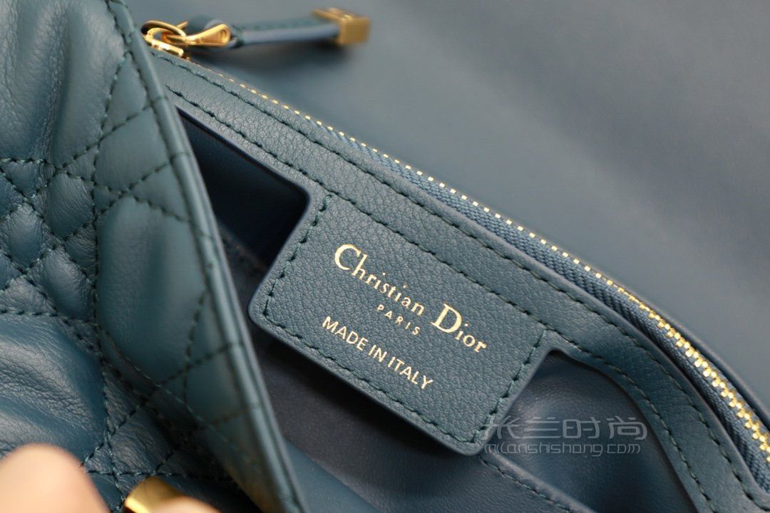 【dior caro链条包】链袋翻盖包 湖水蓝小牛皮小号手袋_米兰时尚包包