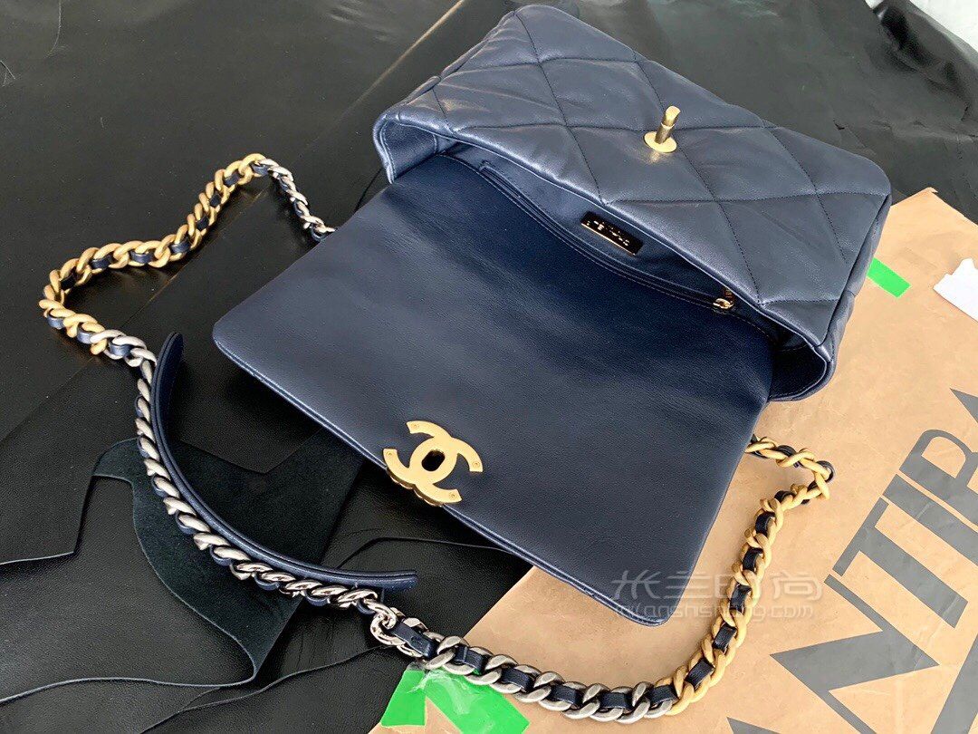 香奈儿chanel 19手袋口盖包 深蓝中号30cm链条包19bag_13