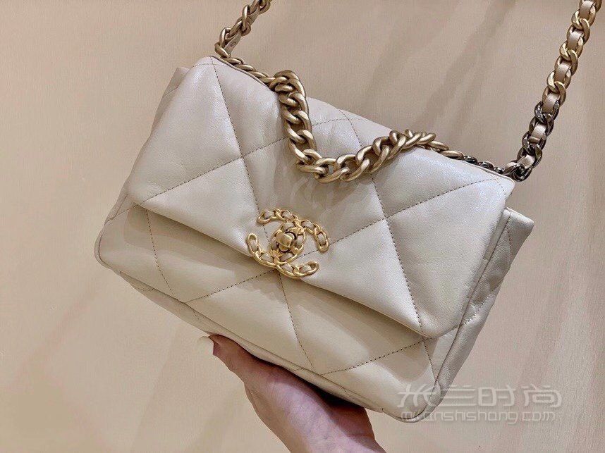 香奈儿chanel 19手袋口盖包 杏色小号26cm链条包19bag_7