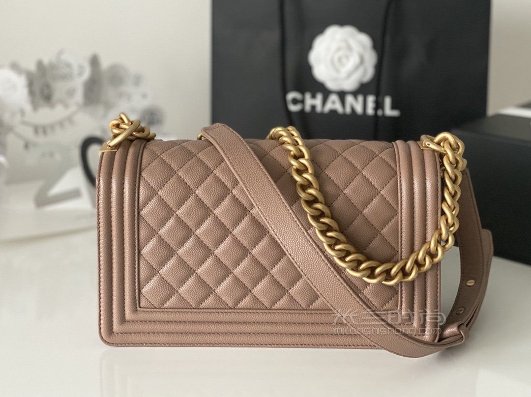 香奈儿chanel le boy菱格复古包 中号焦糖色原厂小球纹牛皮复古砂金扣