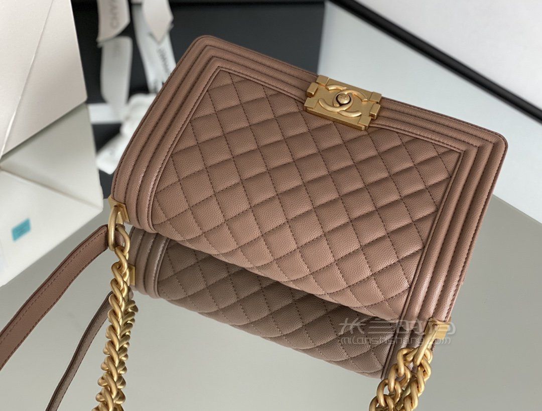 香奈儿chanel le boy菱格复古包 中号焦糖色原厂小球纹牛皮复古砂金扣