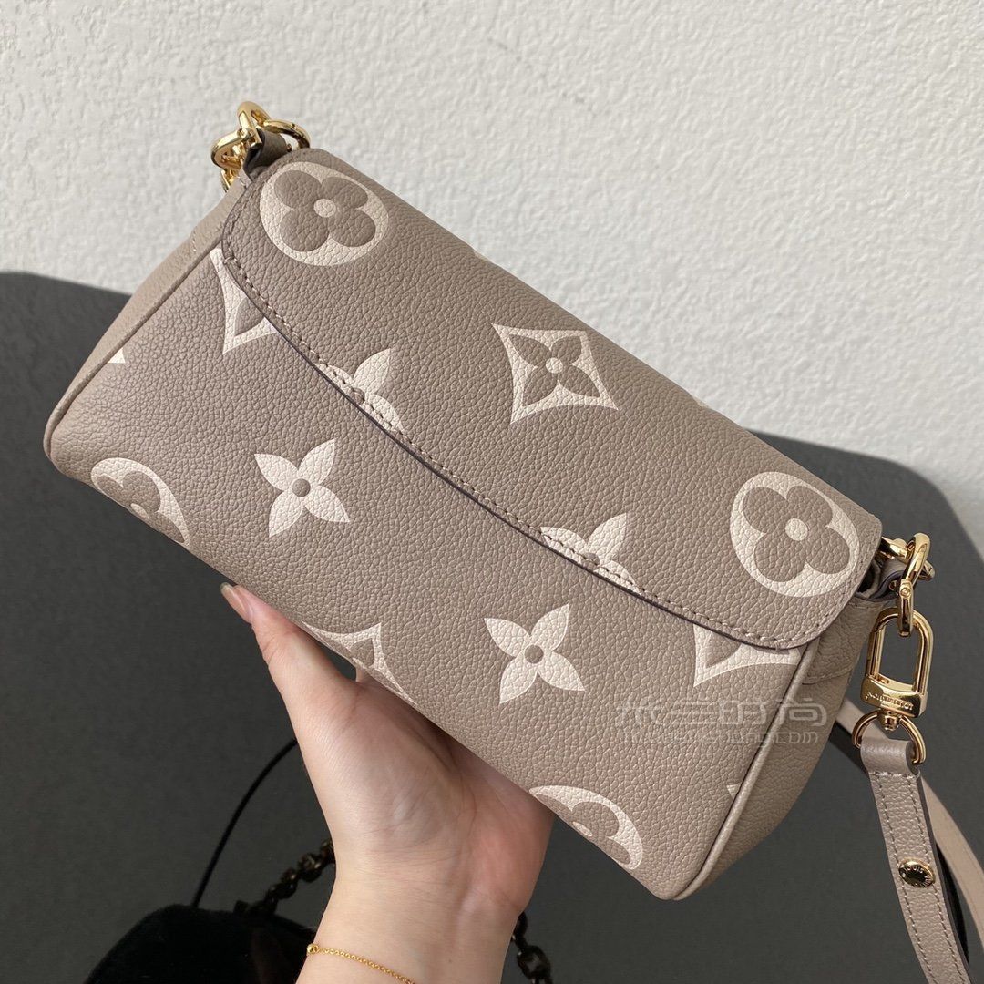 lv路易威登2021新款favourite云朵斜挎包 米色压花牛皮m45836_6