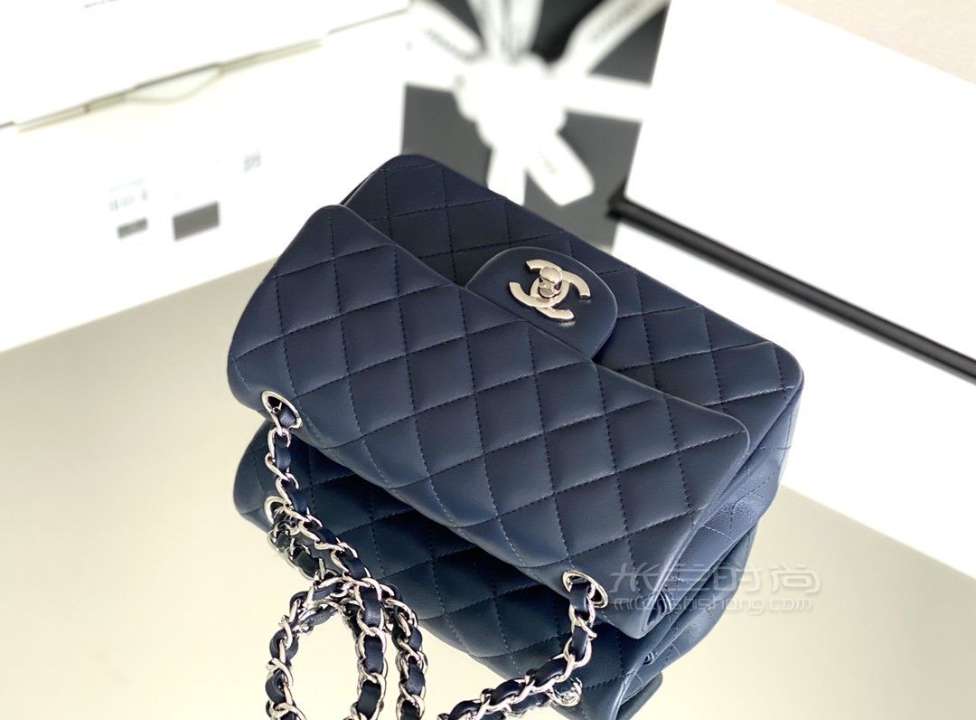 香奈儿cf 大mini羊皮 chanel classic flap海军蓝银扣 cf20cm_4