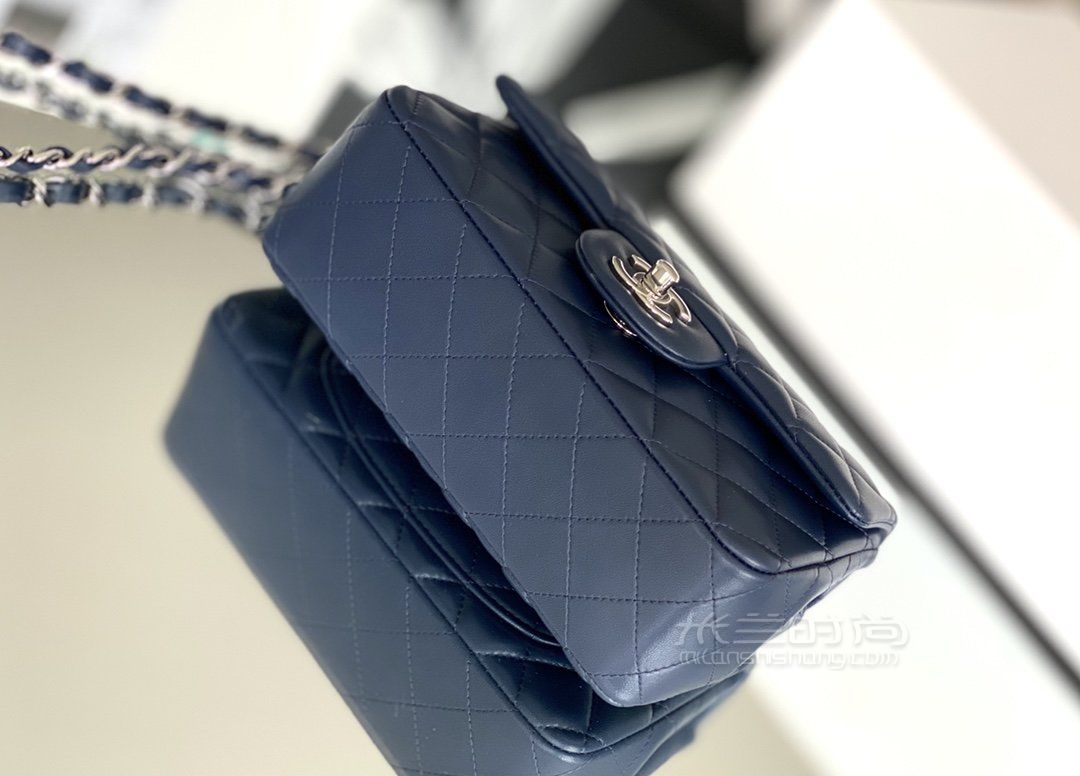 香奈儿cf 大mini羊皮 chanel classic flap海军蓝银扣 cf20cm_6