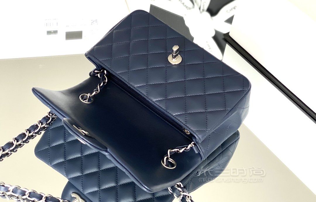 香奈儿cf 大mini羊皮 chanel classic flap海军蓝银扣 cf20cm_7
