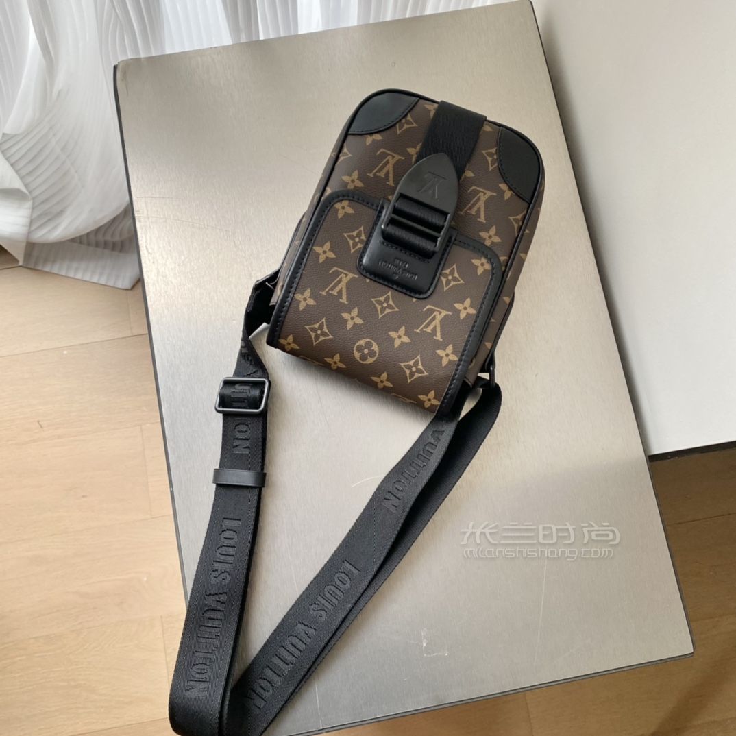 lv路易威登 2022男士s lock竖版老花帆布牛皮单肩包m81522_3