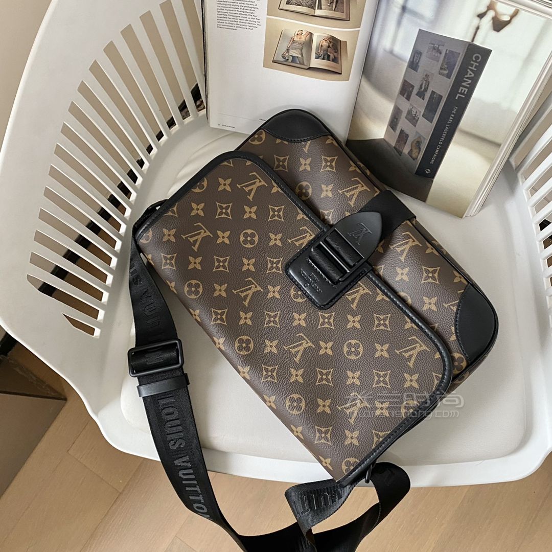 男款邮差包 archy 2022新款 中号经典老花邮差包m46328_米兰时尚包包