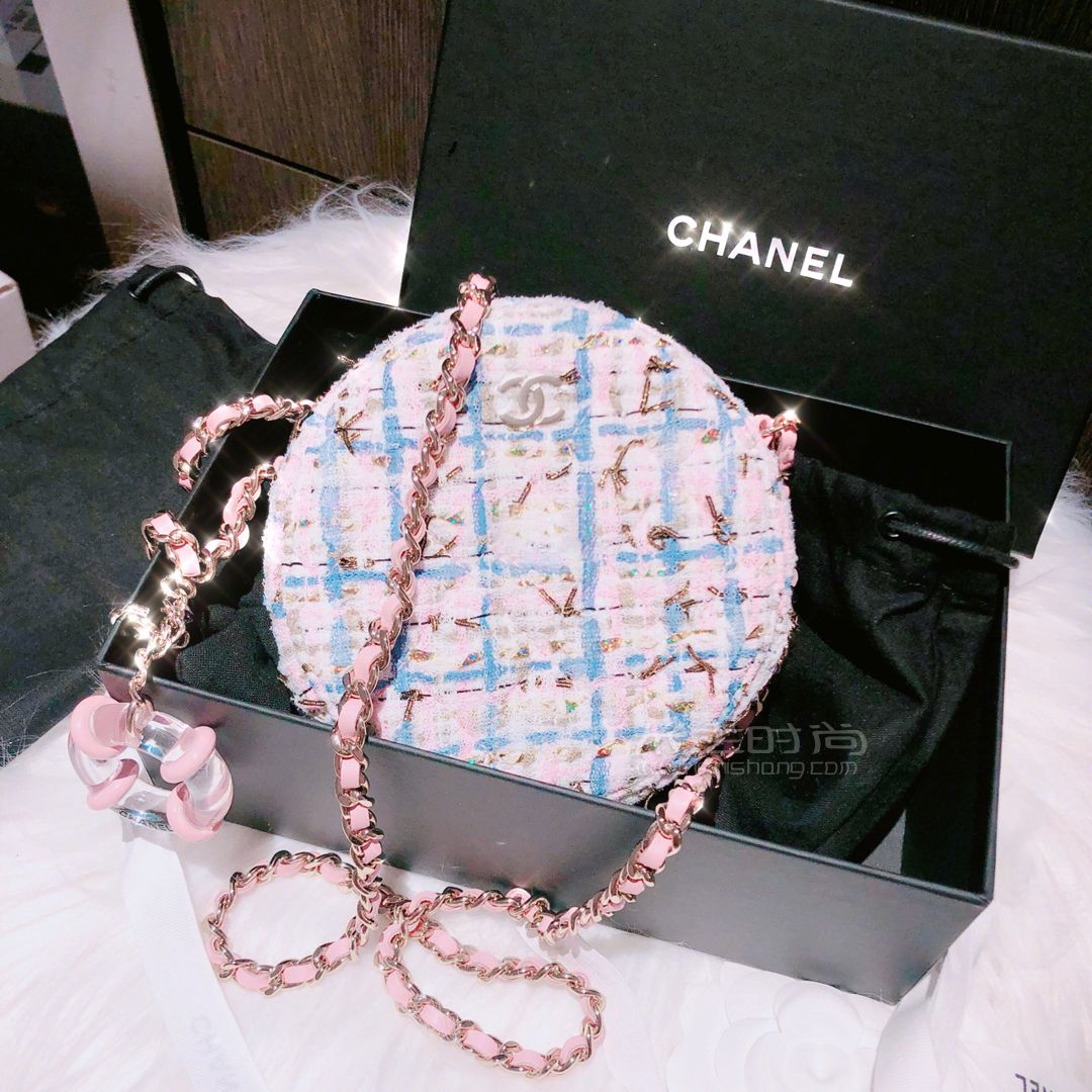 CHANEL 香奈儿新款小圆包！少女心爆炸太可爱了啊啊！ chanel新一季的包包都 (4)