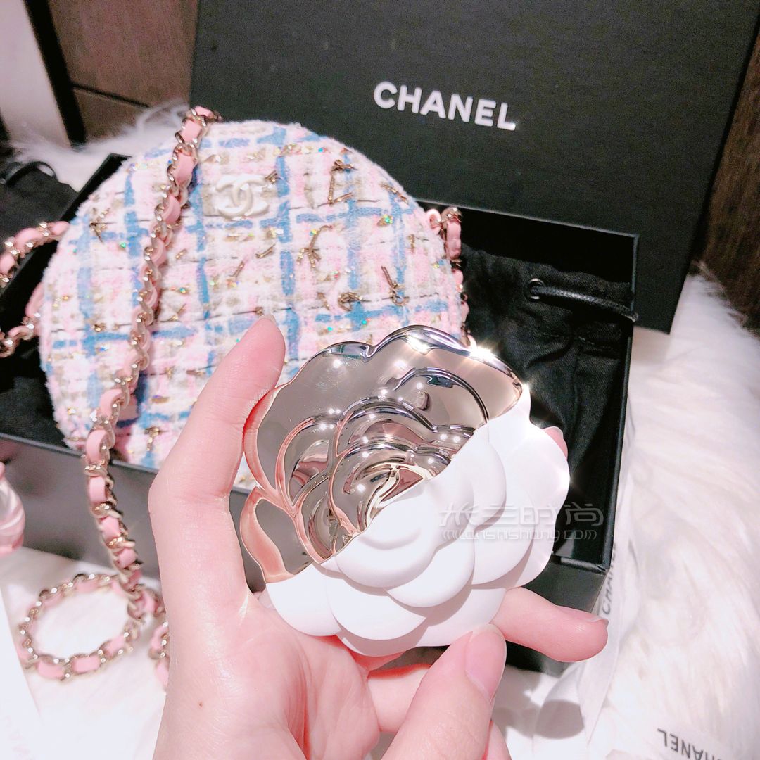 CHANEL 香奈儿新款小圆包！少女心爆炸太可爱了啊啊！ chanel新一季的包包都 (5)