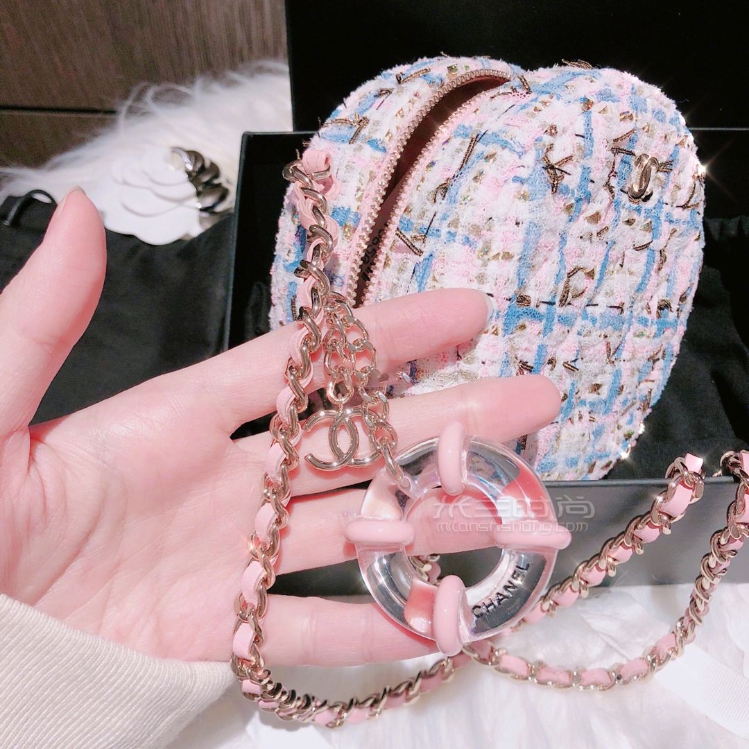 CHANEL 香奈儿新款小圆包！少女心爆炸太可爱了啊啊！ chanel新一季的包包都 (2)